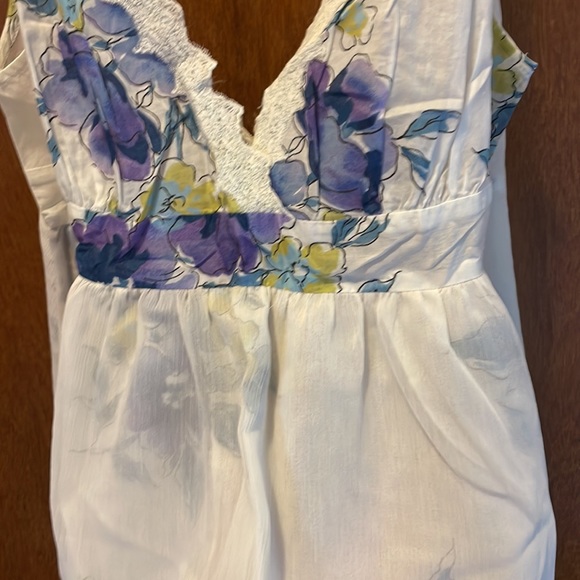 Baby doll lace and floral tank top. EUC - Picture 6 of 6